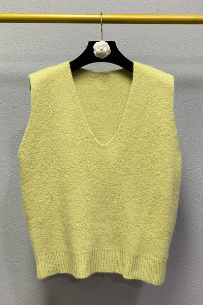 Naiste spits-kaelusega talvevest