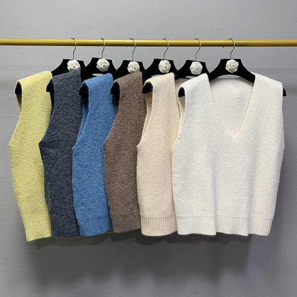 Naiste spits-kaelusega talvevest