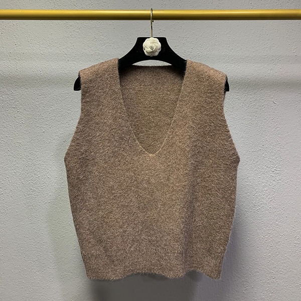 Naiste spits-kaelusega talvevest