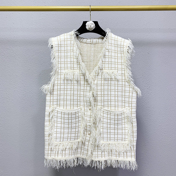 Šiuolaikinė moteriška liemenė su kišenėmis ir kutais