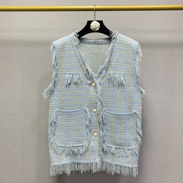 Šiuolaikinė moteriška liemenė su kišenėmis ir kutais