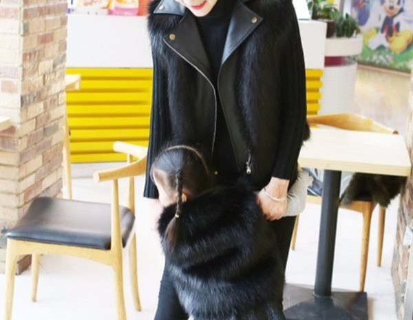 Uus mudel naiste kunstnahast vestiga