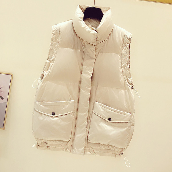 Laisva moteriška liemenė su užtrauktuku ir kišenėmis