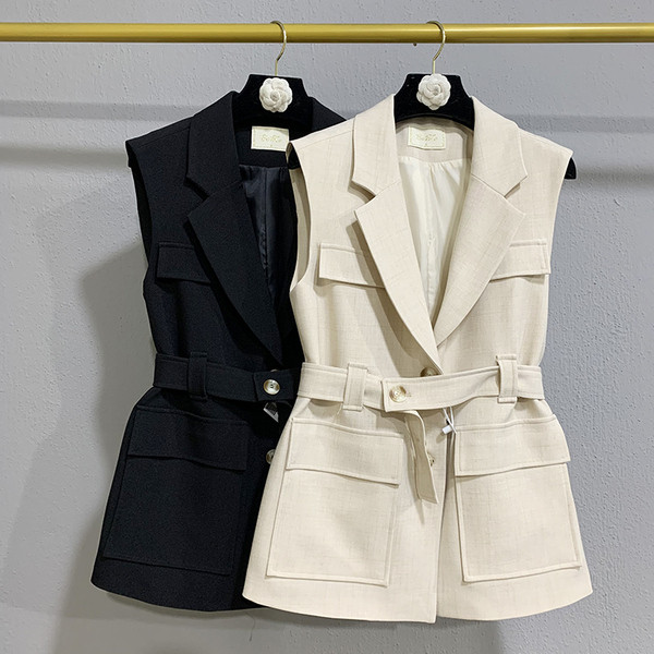 Γυναικείο μοντέρνο γιλέκο με ντεκολτέ