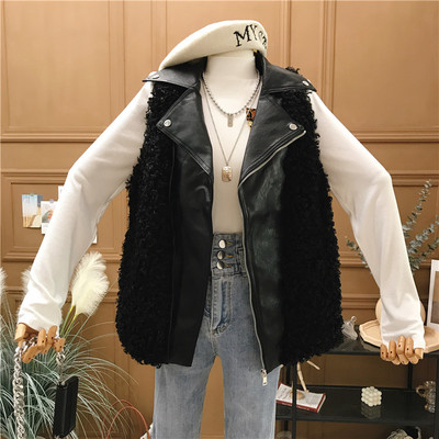 Novi model ženskog perjanog prsluka sa kožnim detaljima