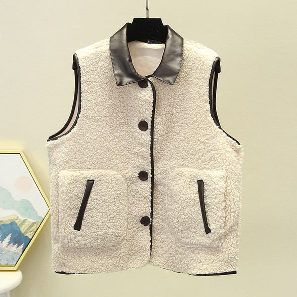 Naiste vabaajavest taskute ja nahast kraega