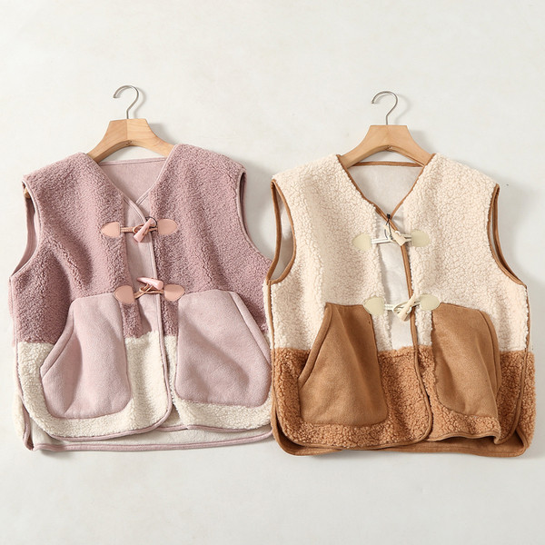 Moteriška kasdieninė pūkinė liemenė su sagomis