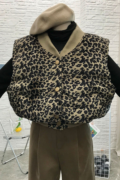 Plati moteriška liemenė su leopardo raštu ir sagomis