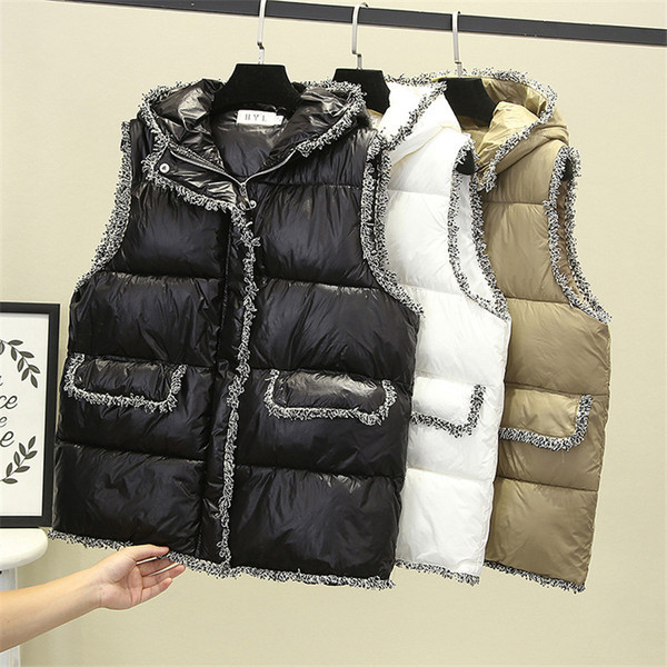 Naiste vest luku, taskute ja kapuutsiga