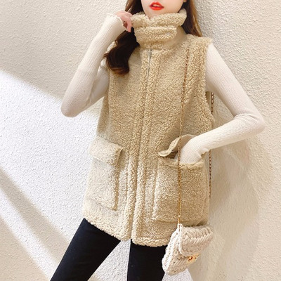 Naiste vabaaja vest – kõrge krae ja taskutega