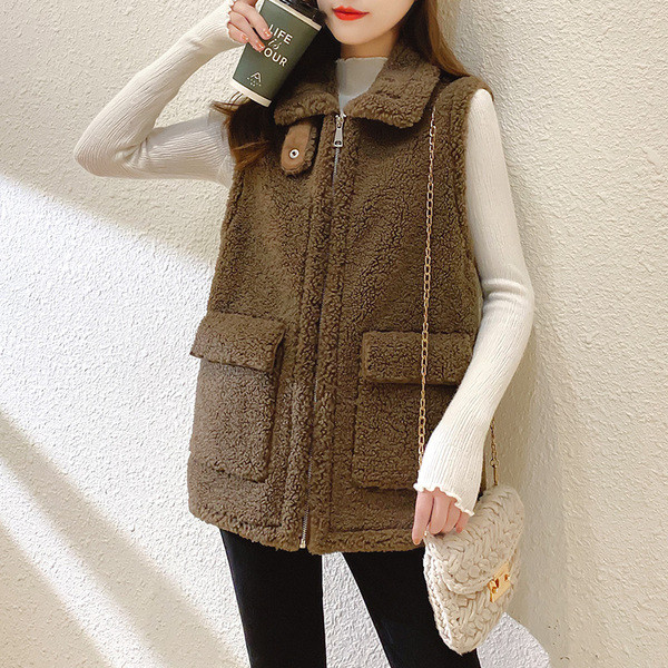 Naiste vabaaja vest – kõrge krae ja taskutega