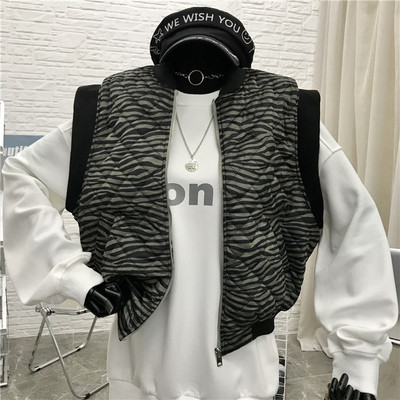 Loomamustri ja lukuga vabaaja naistevest