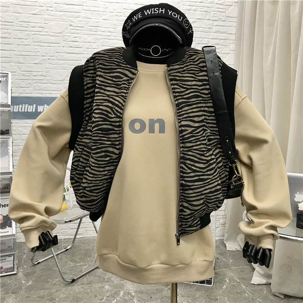 Loomamustri ja lukuga vabaaja naistevest