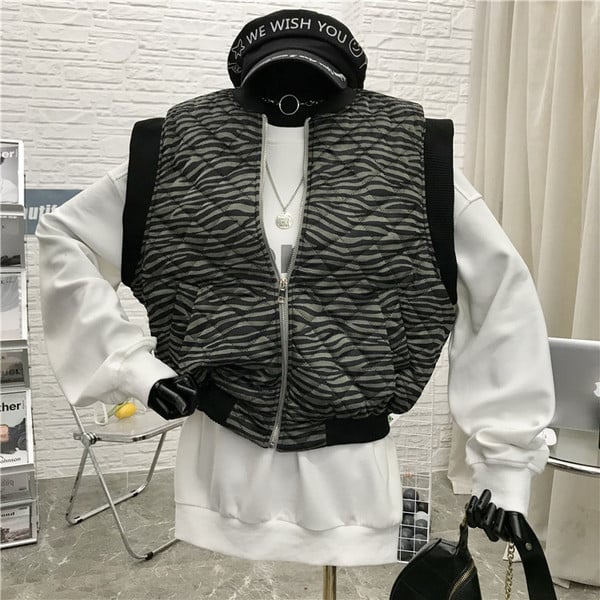 Loomamustri ja lukuga vabaaja naistevest