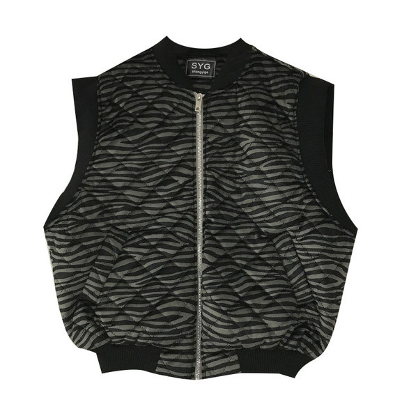 Loomamustri ja lukuga vabaaja naistevest