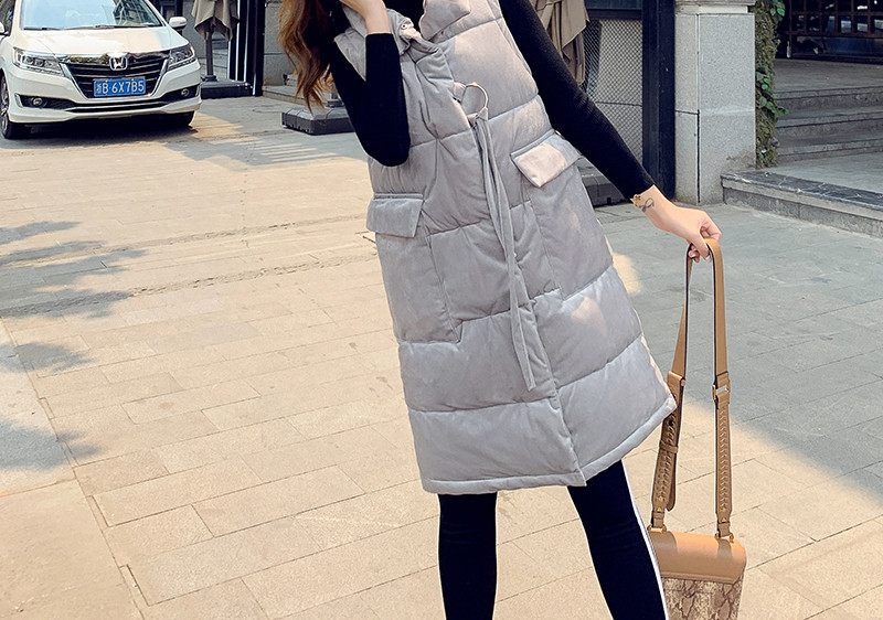 Hit Aktualan dugi model ženske vestice