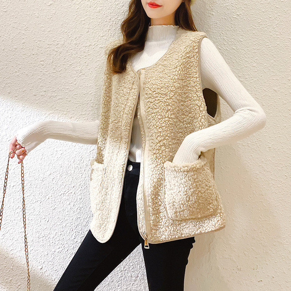 Naujo modelio moteriška laisvalaikio liemenė su apvalia iškirpte ir kišenėmis