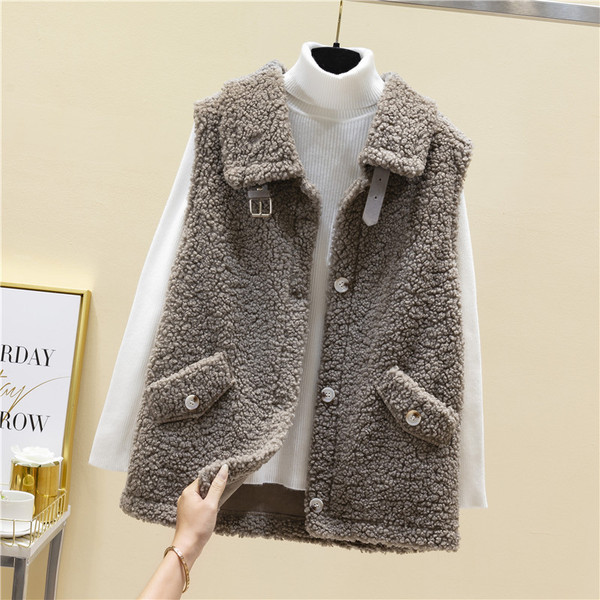 Naiste sulevest nööpide ja klassikalise kraega