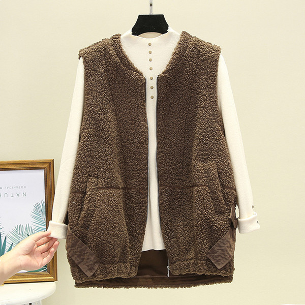 Moteriška pūkinė liemenė su užtrauktuku tinkama žiemai