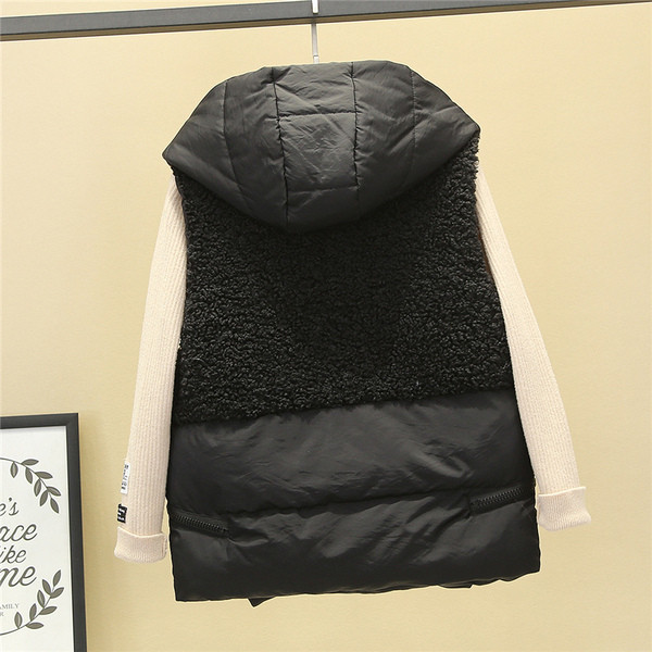 Naiste vabaaja sulevest kapuutsi ja lukuga