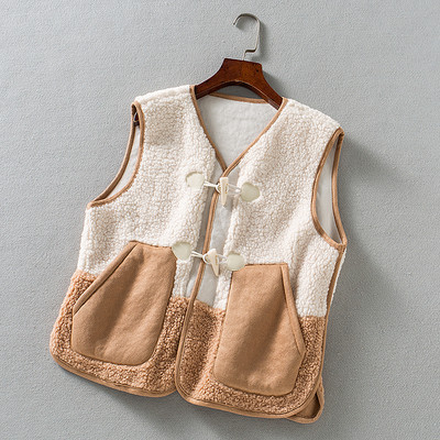 Naiste nööpidega sulevest