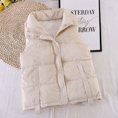 Nööpide ja kõrge kraega naiste vest