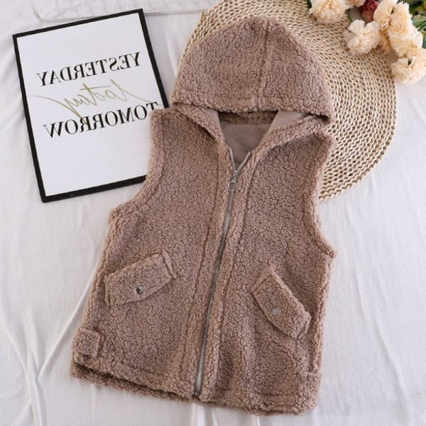 Naiste sulevest kapuutsiga ja lukuga