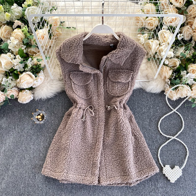 Γυναικείο γιλέκο με κλασικό κολάρο και κορδόνια