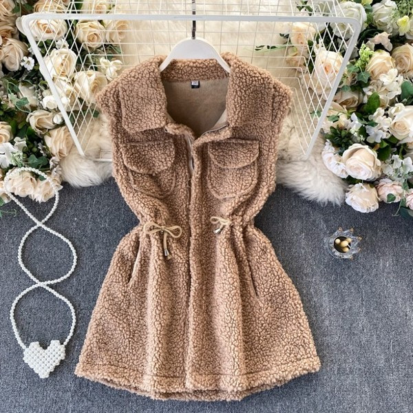 Γυναικείο γιλέκο με κλασικό κολάρο και κορδόνια