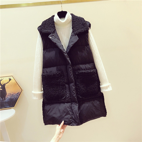 Paprasta moteriška ilga liemenė su kišenėmis ir sagomis