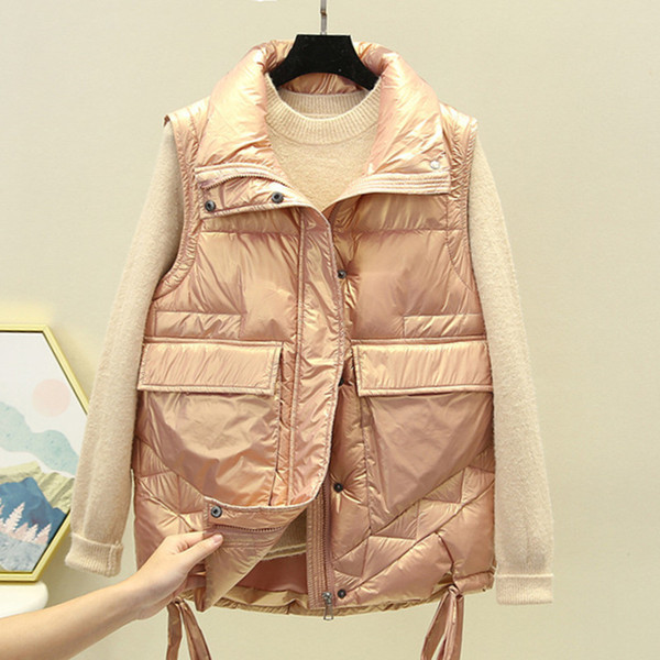 Naujo modelio moteriška liemenė aukšta apykakle ir kišenėmis