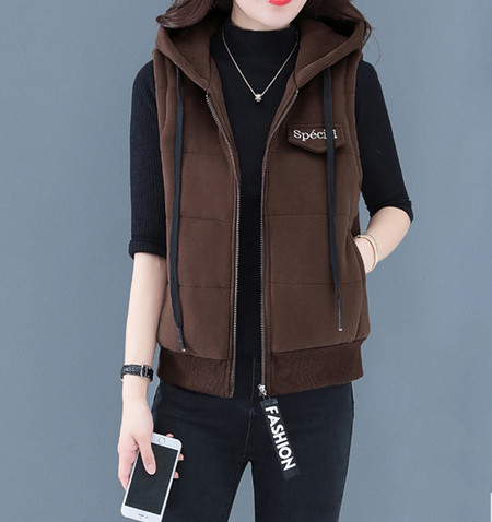 Kapuutsiga ja pehme voodriga naiste spordivest