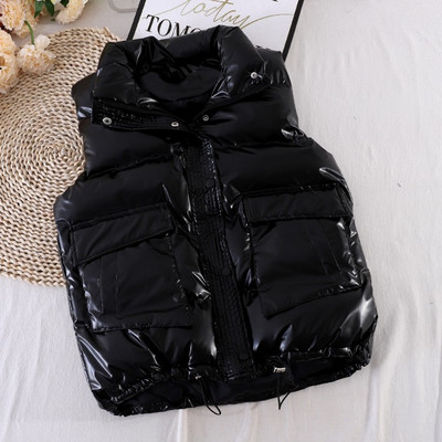 Naiste kõrge krae ja nööpidega vest