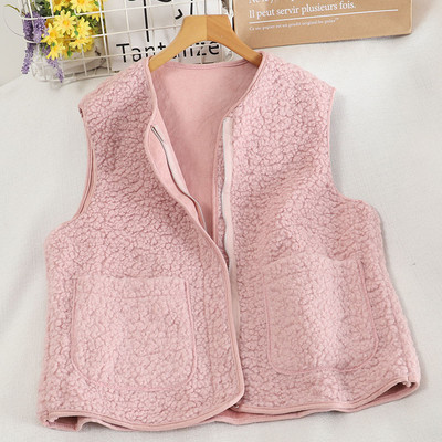 Moodne naiste vest luku ja taskutega