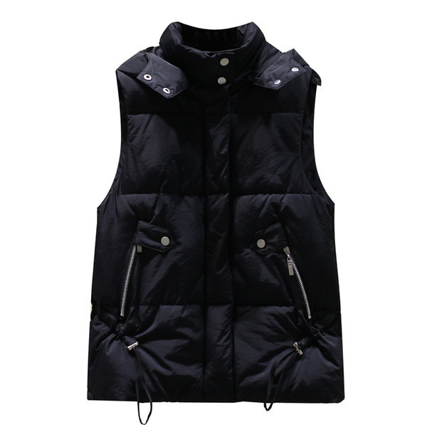 Naiste spordivest taskute ja kapuutsiga