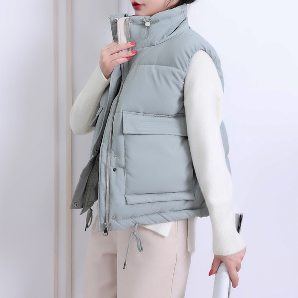 Naiste vabaaja vest suurte taskutega