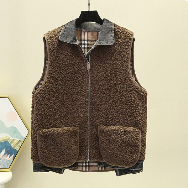 Igapäevane naiste vest - taskute ja kraega