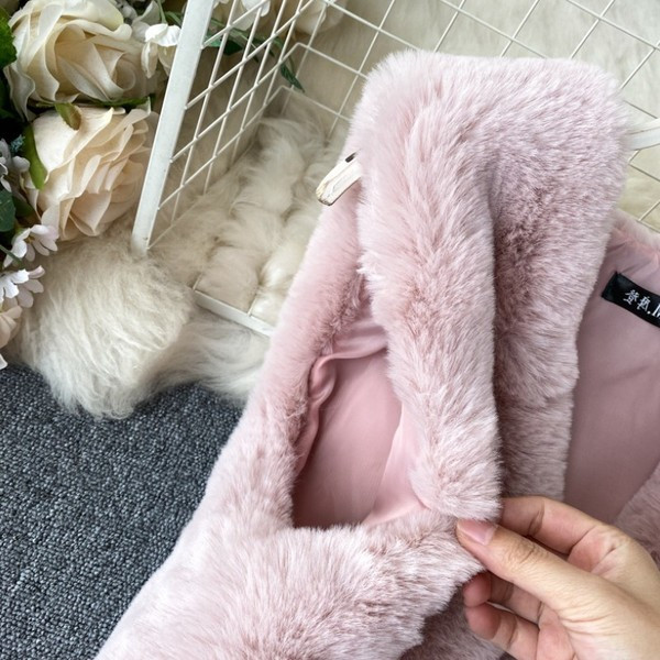 Ženska zimska puhasta vesta sa špic izrezom