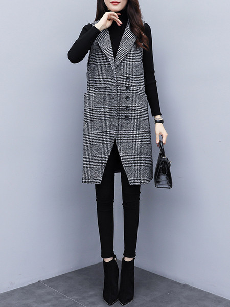 Moteriška languota liemenė su V formos apykakle ir sagomis