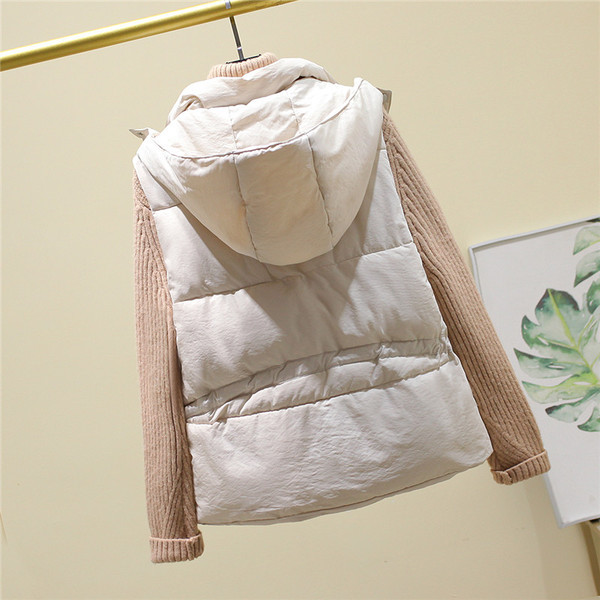 Stilinga moteriška liemenė su užtrauktuku ir kišene