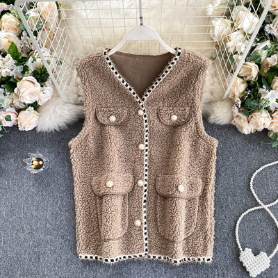 Naiste vabaaja vest nööpide ja spitsikaelusega