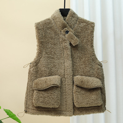 Novi model ženskog mekanog prsluka sa polo kragnom i džepovima