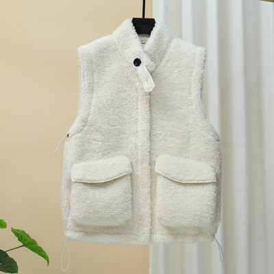 Novi model ženskog mekanog prsluka sa polo kragnom i džepovima