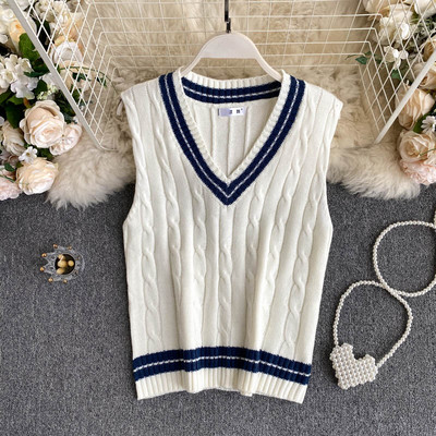 Naiste spitsikaelusega kootud vest