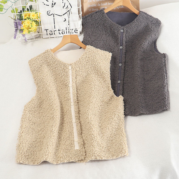 Naiste V-kaeluse ja nööpidega sulevest