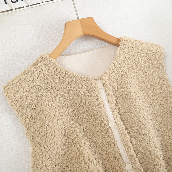 Naiste V-kaeluse ja nööpidega sulevest