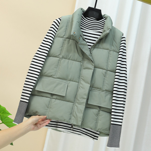 Γυναικείο αθλητικό γιλέκο με ψηλό κολάρο και τσέπες