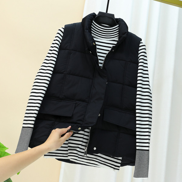 Γυναικείο αθλητικό γιλέκο με ψηλό κολάρο και τσέπες