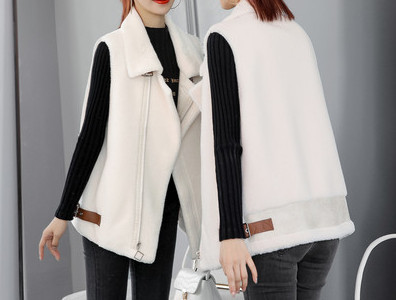 Γυναικείο γιλέκο  με γιακά και τσέπες