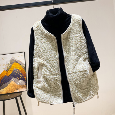 Naiste vabaaja sulevest taskute ja lukuga